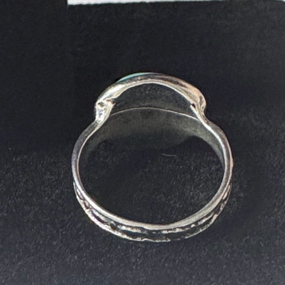 Estate find Turquoise Style Stone Silver Tone Ring Boho Western Jewelry sz. 5 - Picture 3 of 4